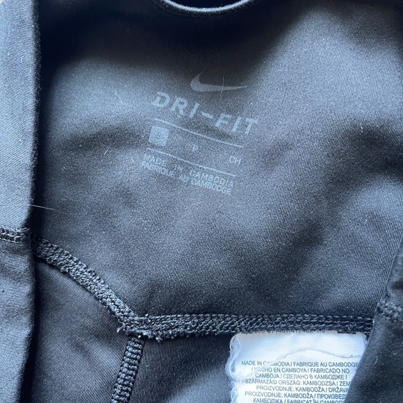 💙BOGO💙 Nike Women’s Cropped Leggings Size Small - Picture 4 of 5